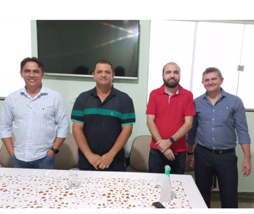 Elione, segundo na foto, é presidente. Os demais:  Pastor Fernando Laurindo, Pastor Rodolfo Rodrigues Sales e Pastor José Ailton Menezes