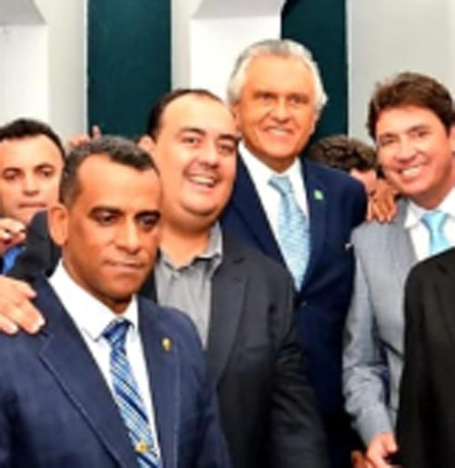 Danilo, em evento recente, com Caiado, vereador Pirulito e outros