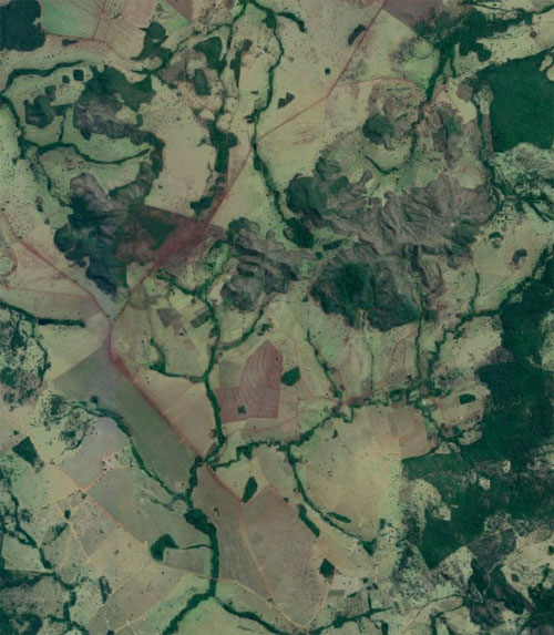 Imagem de satélite da alta bacia do córrego Santo Antônio