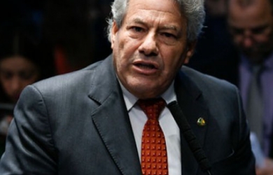 Luiz Carlos do Carmo: Senador de muita ligação com Iporá. Pretende continuar com mandato para dar continuidade a prestação de serviços