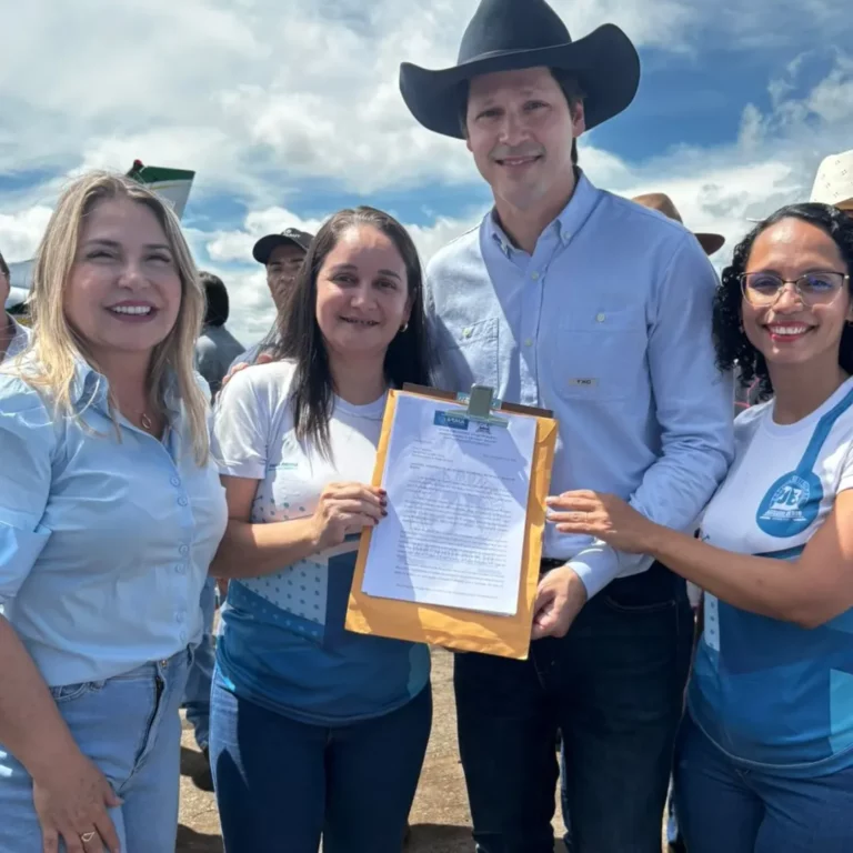 Em-nome-de-toda-a-comunidade-escolar-da-Escola-Municipal-Joaquim-Berto-na-tarde-desta-quarta-f